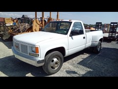 BUY CHEVROLET 3500 PICKUPS 1990 REG CAB 131.5