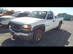 2007 GMC SIERRA 2500HD CLASSIC 4WD REG CAB 133