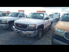 2003 GMC SIERRA 2500HD REG CAB 133