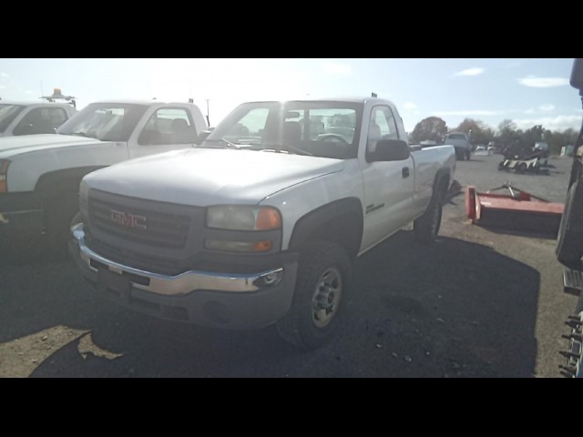 BUY GMC 2500 2005 TRUCK - PICKUP 3/4 TON 4WD, Abingdon Auto Auction, Inc.