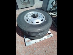 1901 11R24.5 TIRES W/RIMS 1 2 EA 