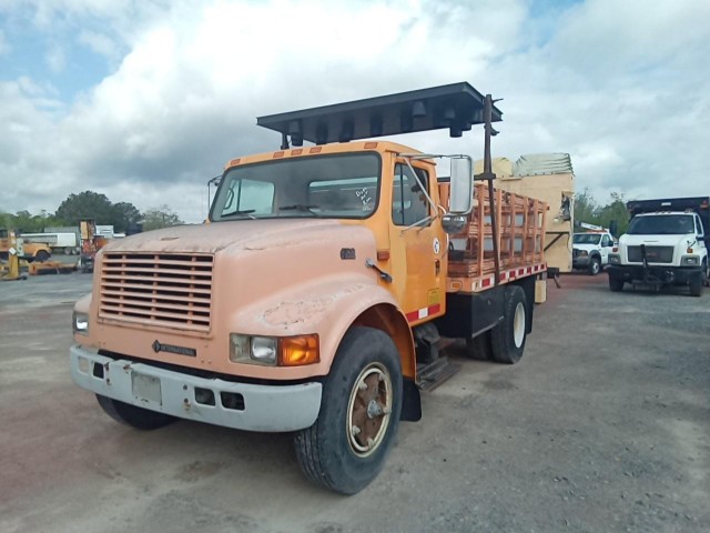 BUY INTL. 4700 1996 TRUCK - CRASH CUSHION - NCHRP3, Abingdon Auto Auction, Inc.