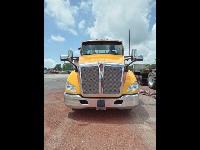 BUY KENWORTH T680 2021 ROAD TRACTOR, Abingdon Auto Auction, Inc.