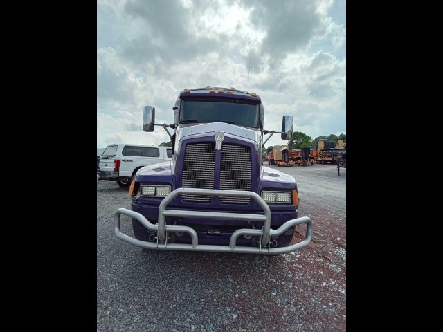 BUY KENWORTH T600 1997 ROAD TRACTOR, Abingdon Auto Auction, Inc.