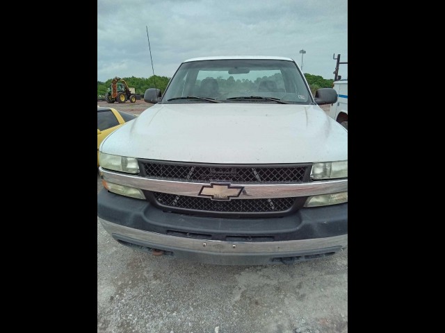 BUY CHEVROLET SILVERADO 2500HD 2002 REG CAB 133