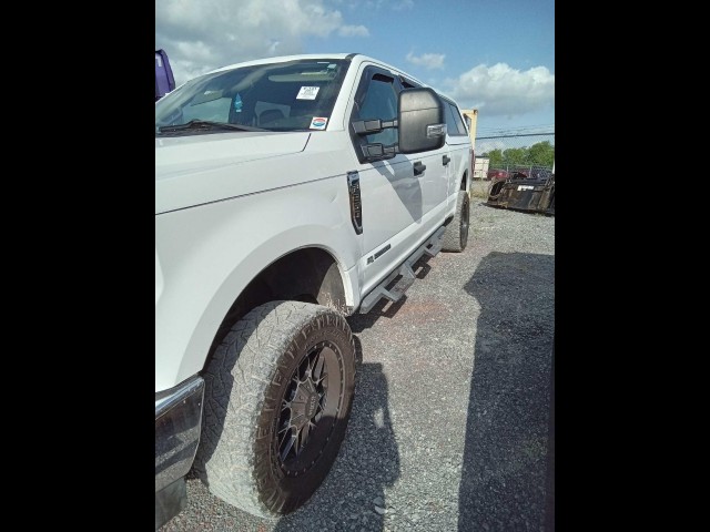 BUY FORD SUPER DUTY F-250 SRW 2017 XLT 4WD CREW CAB , Abingdon Auto Auction, Inc.