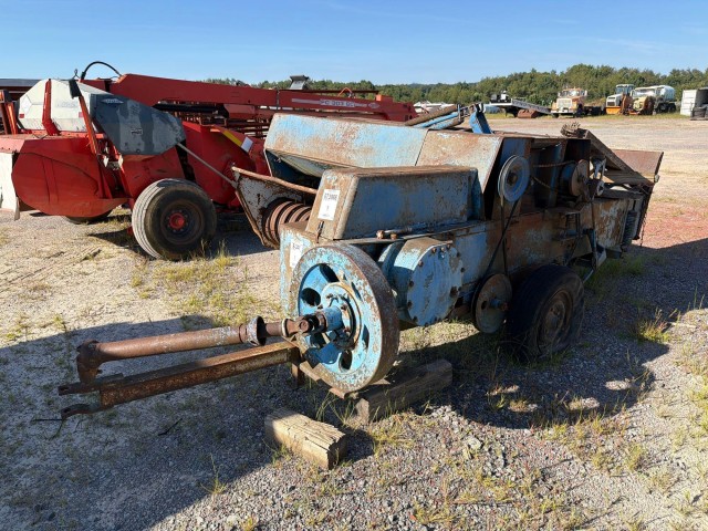 BUY FORD SQUARE BALER 530 1, Abingdon Auto Auction, Inc.
