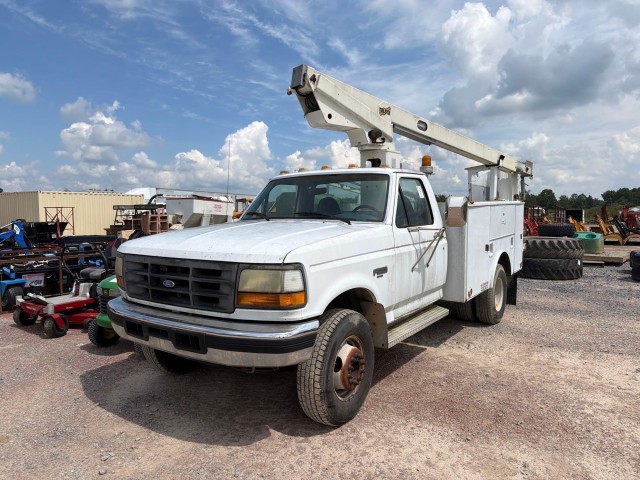 BUY FORD  BUCKET TRUCK 1994 10 LUG AXLE TRUCK, Abingdon Auto Auction, Inc.